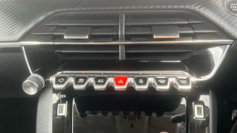Peugeot 208 1.2 PureTech 100 Allure Premium 5dr Petrol Hatchback